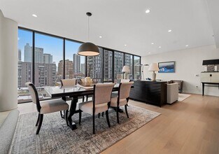 366 W Superior St in Chicago, IL - Building Photo - Building Photo