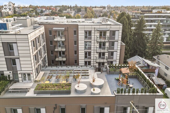 5085 Mchardy St in Vancouver, BC - Building Photo - Building Photo