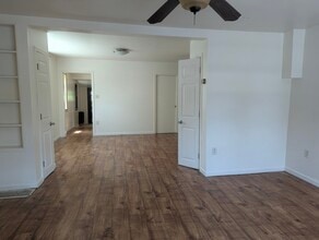 3021 N 2nd St in Hokendauqua, PA - Building Photo - Building Photo