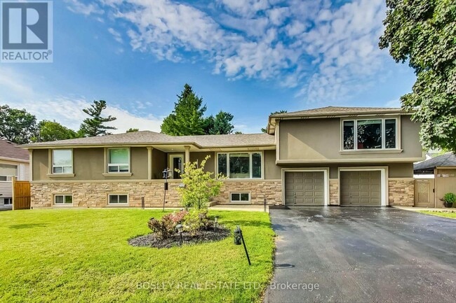4 Thomas Ave