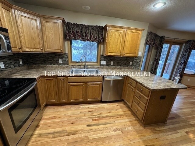 737 E 23rd St N in Newton, IA - Building Photo