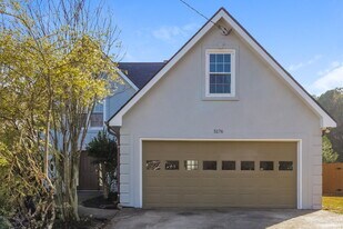 5176 Ray Ct in Powder Springs, GA - Building Photo
