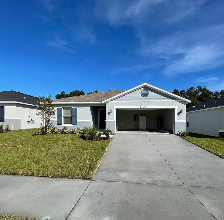 16595 Centipede St in Clermont, FL - Building Photo