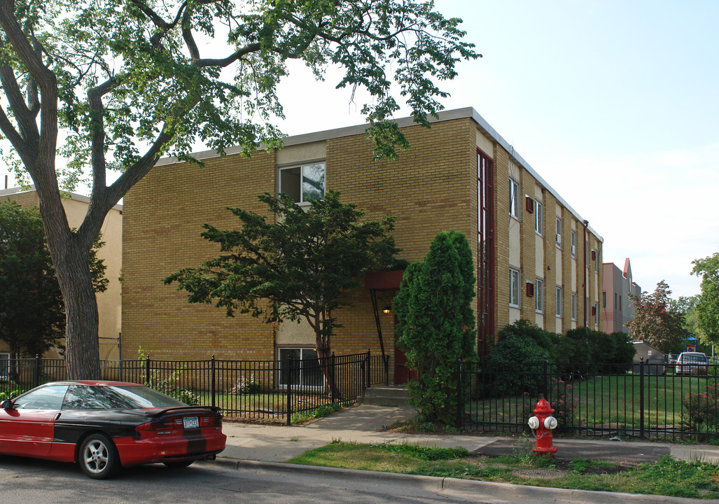 35 33rd St W in Minneapolis, MN - Foto de edificio