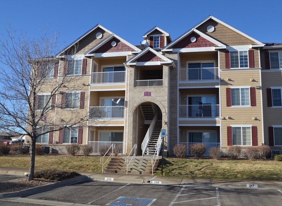 15700 E Jamison Dr in Englewood, CO - Building Photo