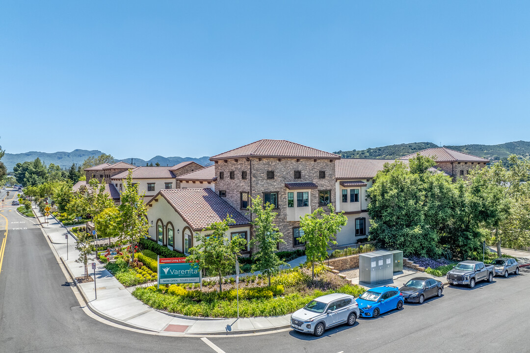 Varenita of Westlake in Westlake Village, CA - Foto de edificio