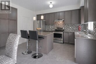 13 Skelton Cres in Ajax, ON - Building Photo - Building Photo