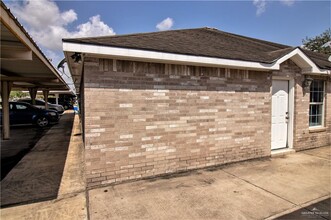 1416 Prosperity Dr-Unit -4 in Edinburg, TX - Foto de edificio - Building Photo