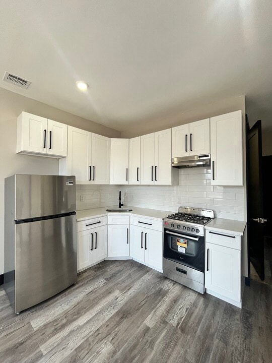 968 Summit Ave, Unit 401 in Jersey City, NJ - Building Photo