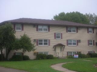 2743 City View Ct in Rockford, IL - Foto de edificio
