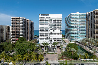 Bal Harbour 101 in Bal Harbour, FL - Building Photo - Building Photo