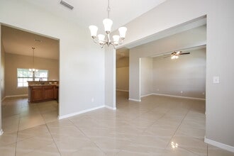 3209 Silverado Cir in Green Cove Springs, FL - Foto de edificio - Building Photo