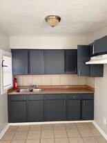 406 W Brooks Rd in Memphis, TN - Building Photo