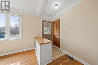 20 Cadillac Dr in Guelph, ON - Building Photo - Building Photo
