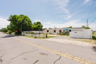329 Laureno Pl in Panama City Beach, FL - Building Photo - Building Photo
