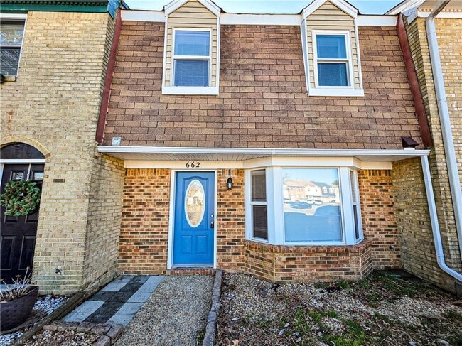 662 Biltmore Dr in Virginia Beach, VA - Foto de edificio - Building Photo