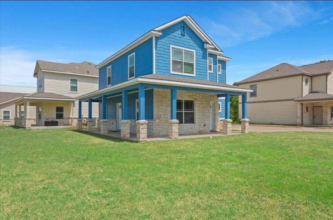 331 French Ave in Waco, TX - Building Photo