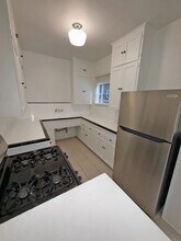 9120 Beverly Blvd, Unit 9128 in Beverly Hills, CA - Foto de edificio - Building Photo