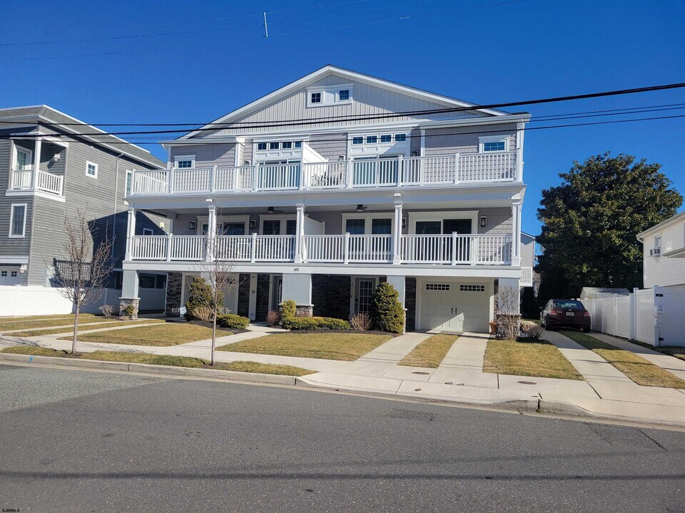 105 N Adams Ave in Margate City, NJ - Building Photo