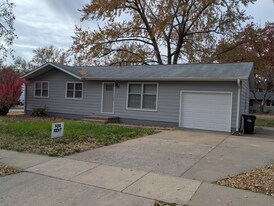 1121 Dover St in Iowa City, IA - Building Photo