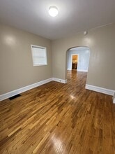 904 Linden Grove Ave in Lansing, MI - Building Photo - Building Photo