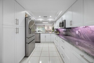 13400 Polo Rd W in Wellington, FL - Foto de edificio - Building Photo