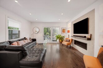 80 Brier St in Winnetka, IL - Building Photo - Building Photo