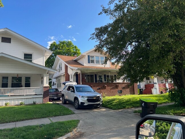 property at 753 W Cushing St