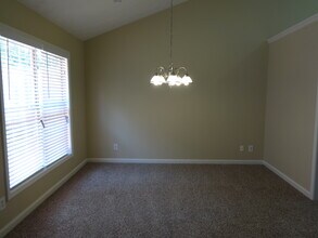 2160 Laurel Pointe Ln in Lawrenceville, GA - Foto de edificio - Building Photo