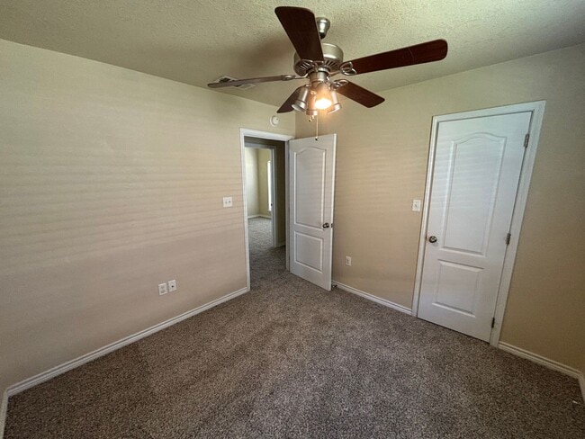 9710 Diana Dr in Killeen, TX - Building Photo - Building Photo