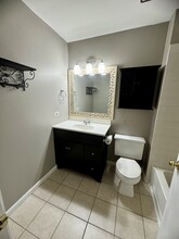 200 Chesterfield Ct in Schaumburg, IL - Building Photo - Building Photo