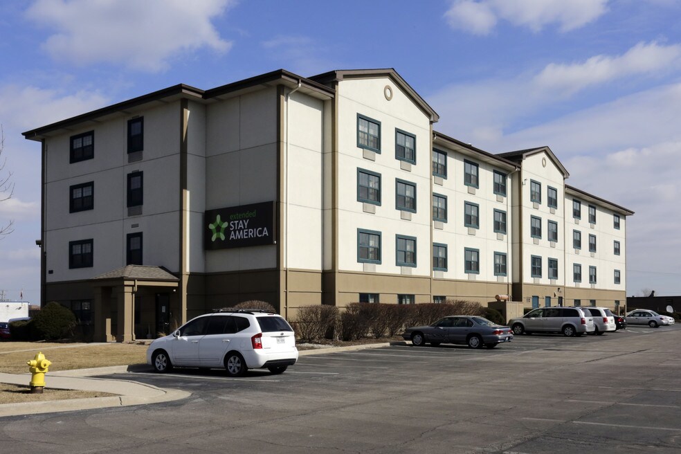 318 N Oaklawn Ave Apartments and Nearby Elmhurst