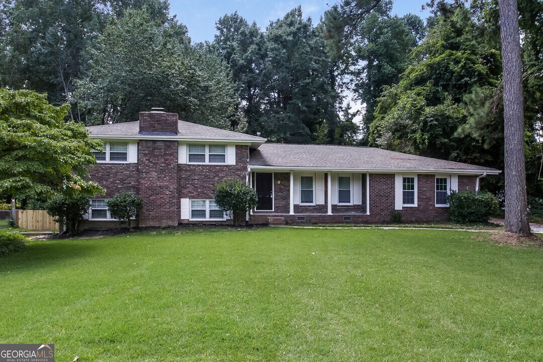 1451 Cardinal Ln in Austell, GA - Building Photo
