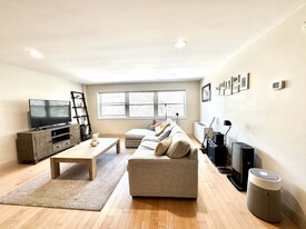 1600 Beacon St in Brookline, MA - Building Photo