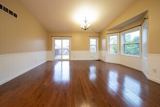7358 Bren Ln in Eden Prairie, MN - Building Photo - Building Photo