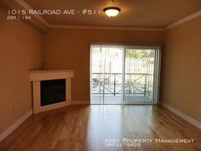 1015 RAILROAD Ave-Unit -#511 in Bellingham, WA - Building Photo - Building Photo