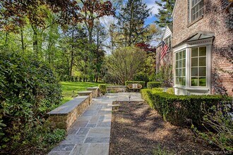 24 Ludlow Dr in Chappaqua, NY - Building Photo - Building Photo