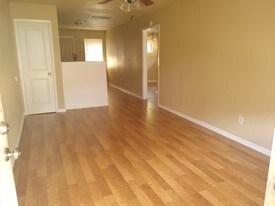 7742 Mclean St, Unit B in Houston, TX - Building Photo