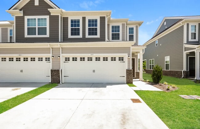property at 1040 Legacy Ct