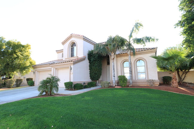 1801 W Goldfinch Way in Chandler, AZ - Building Photo - Building Photo