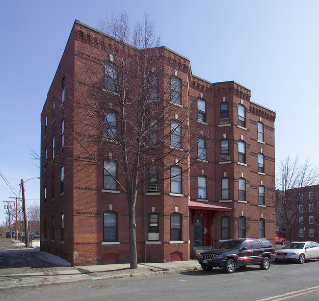 23 Sargeant St in Holyoke, MA - Building Photo - Building Photo