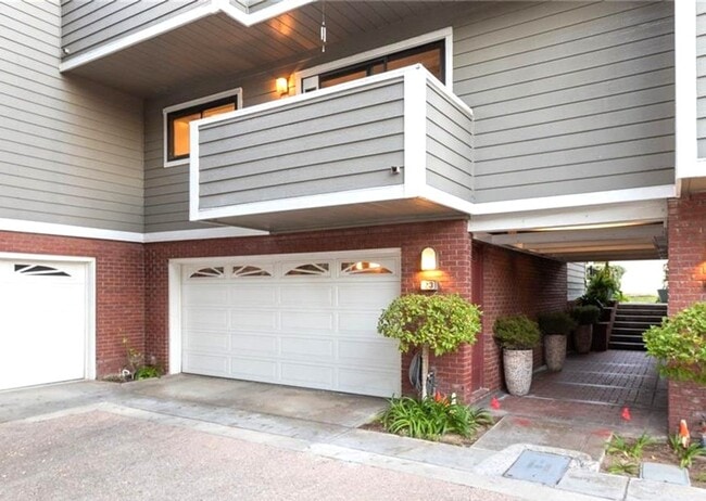 property at 23 Catalina Ct