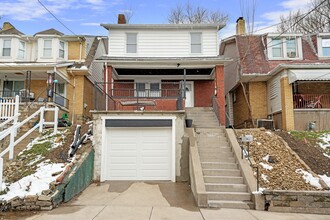 1301 Bellaire Pl in Pittsburgh, PA - Foto de edificio - Building Photo