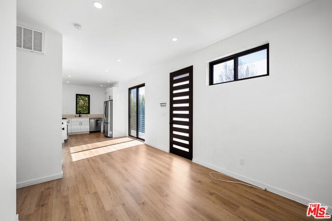 2646 Westwood Blvd in Los Angeles, CA - Building Photo - Building Photo