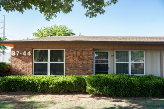 Southstead (Homestead) Apartments in Lubbock, TX - Building Photo - Building Photo