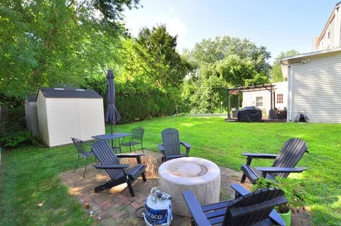 349 Naubuc Ave in Glastonbury, CT - Building Photo - Building Photo