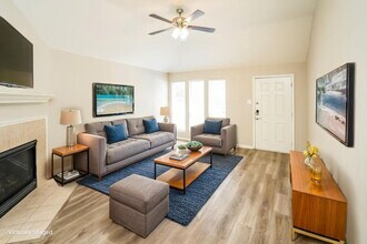 16924 Tableland Trail in Conroe, TX - Foto de edificio - Building Photo