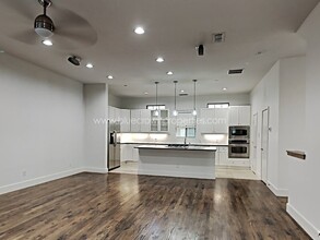 2929 Thomas Ave in Dallas, TX - Building Photo - Building Photo