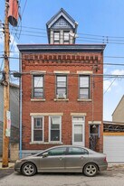 2329 Larkins Wy in Pittsburgh, PA - Building Photo