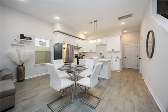 5111 Firnat St in Houston, TX - Building Photo - Building Photo